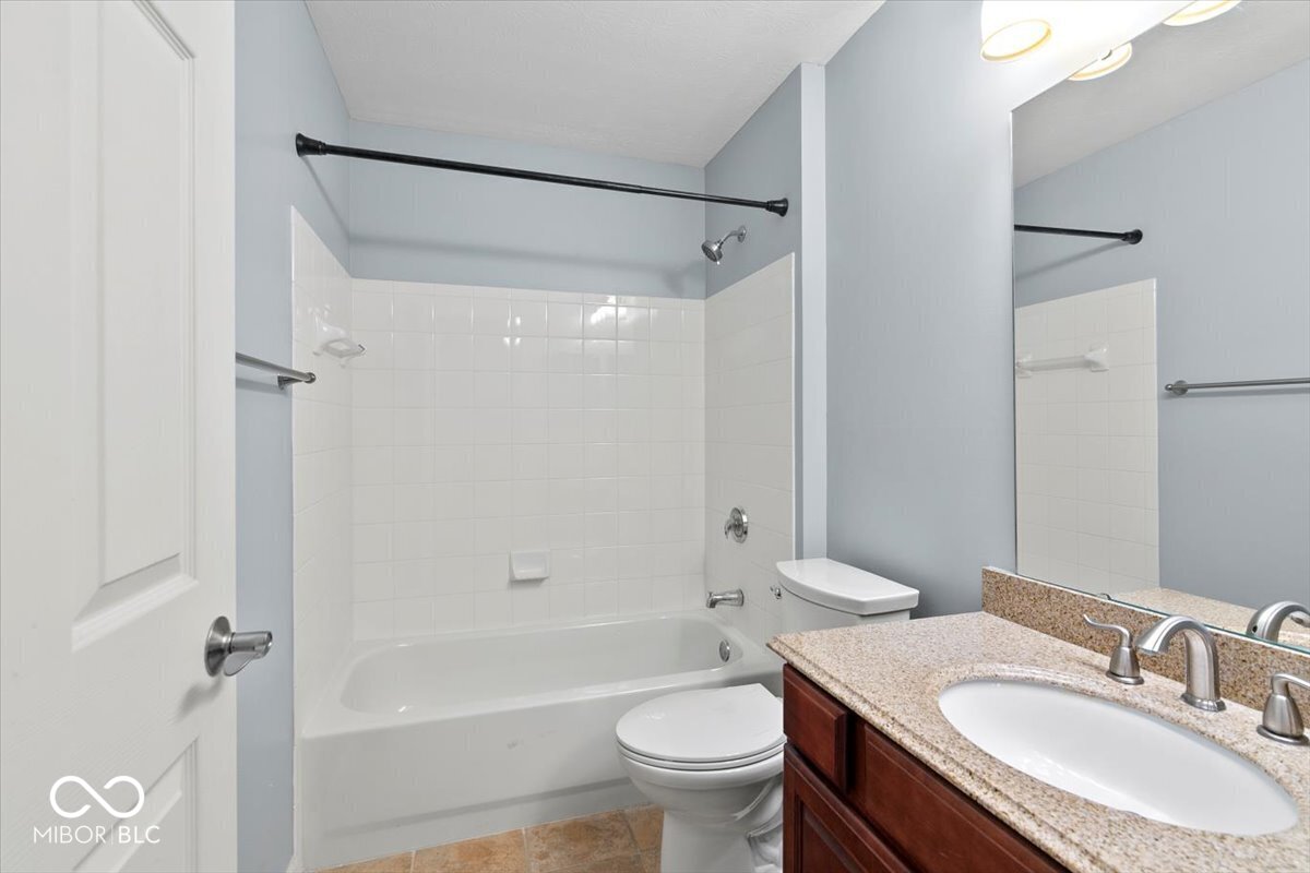 4933 Opal Ridge Lane, Unit 102 Indianapolis, IN 46237 - Photo 17 of 41