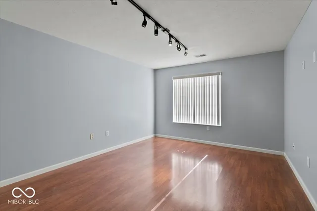 $184,999 | 4933 Opal Ridge Lane, Unit 102, Indianapolis, IN 46237