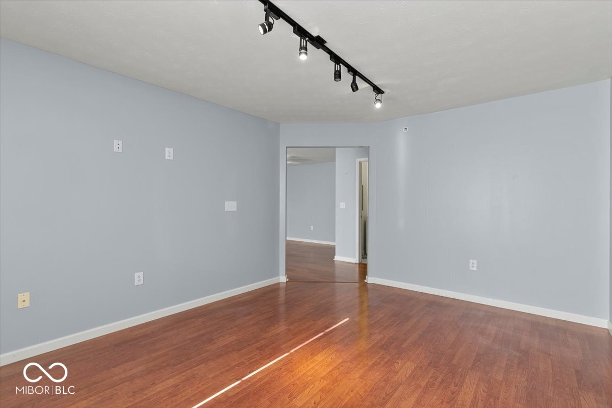 4933 Opal Ridge Lane, Unit 102 Indianapolis, IN 46237 - Photo 19 of 41