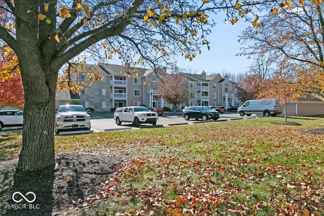 $184,999 | 4933 Opal Ridge Lane, Unit 102, Indianapolis, IN 46237