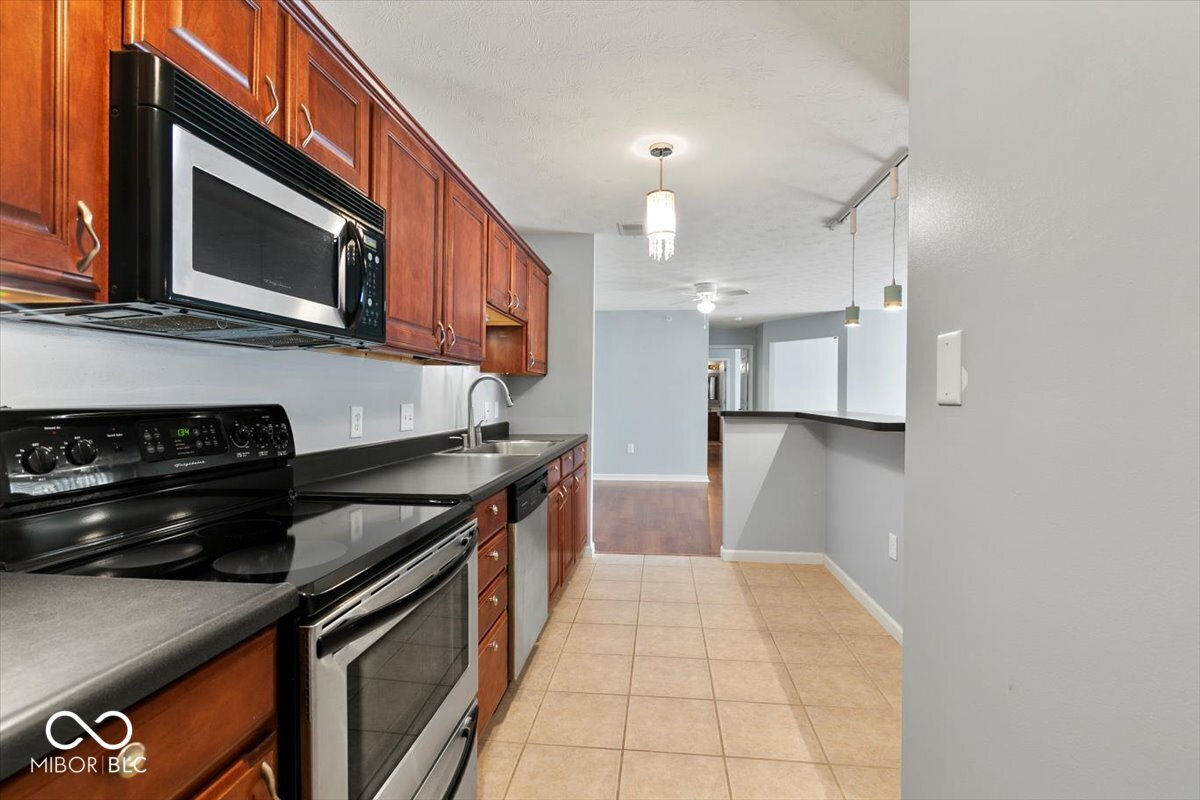 4933 Opal Ridge Lane, Unit 102 Indianapolis, IN 46237 - Photo 6 of 41