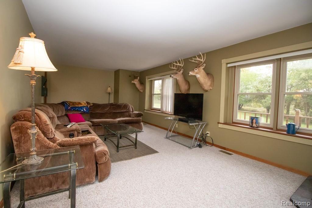 7726 North Gregory Road Fowlerville, MI 48836 - Photo 14 of 41 IMG_4044.jpg