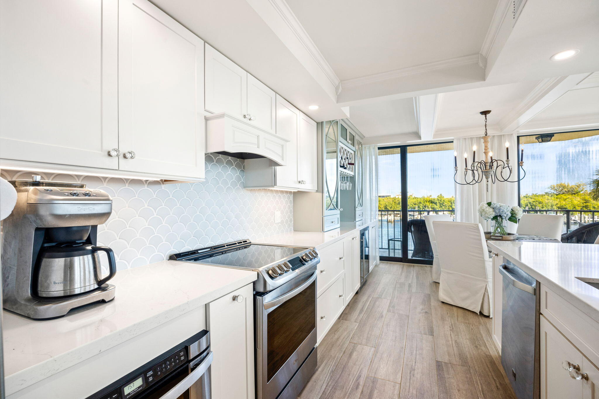 899 Jeffery Street, Unit 315 Boca Raton, FL 33487 - Photo 24 of 45 Kitchen