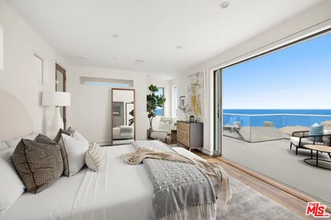 $4,995,000 | 17713 Posetano Road, Pacific Palisades, CA 90272