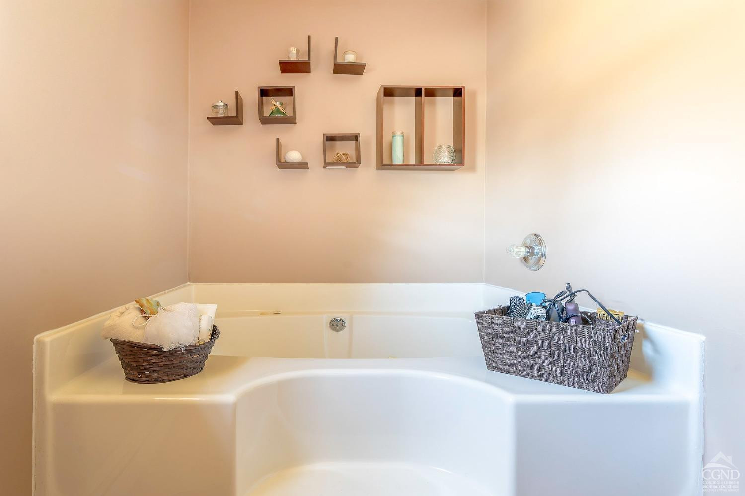 1831 Sleepy Hollow Road, Unit VV50 Athens, NY 12015 - Photo 26 of 42 a bathroom with a sink and a bathtub