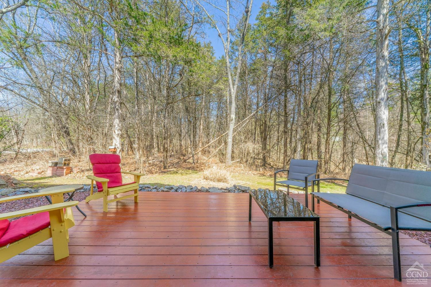 1831 Sleepy Hollow Road, Unit VV50 Athens, NY 12015 - Photo 42 of 42 a sitting area with couch and wooden floor