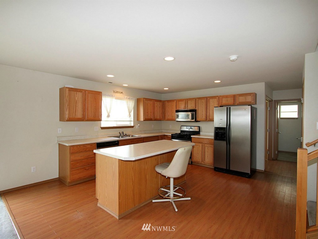14528 Southeast 154th Street Renton, WA 98058 - Photo 3 of 15 Gallery Image 3
