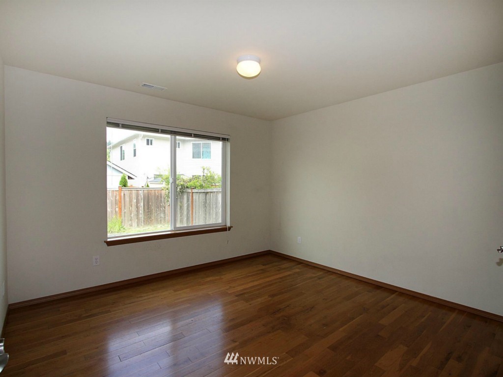 14528 Southeast 154th Street Renton, WA 98058 - Photo 4 of 15 Gallery Image 4