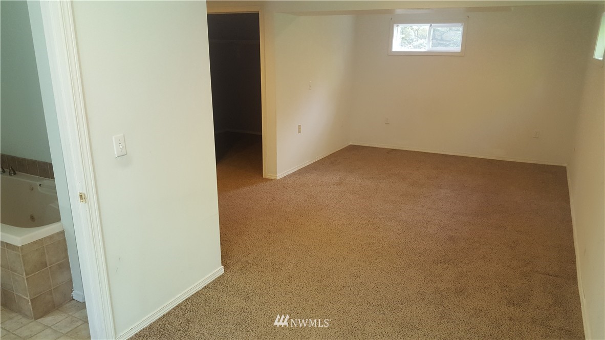 14852 Levin Road Northwest Poulsbo, WA 98370 - Photo 10 of 12 Gallery Image 10