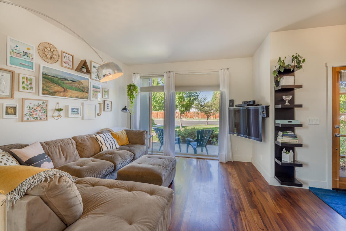 61274 Blakely Road Bend, OR 97702 - Photo 4 of 32 5H2A0577-HDR