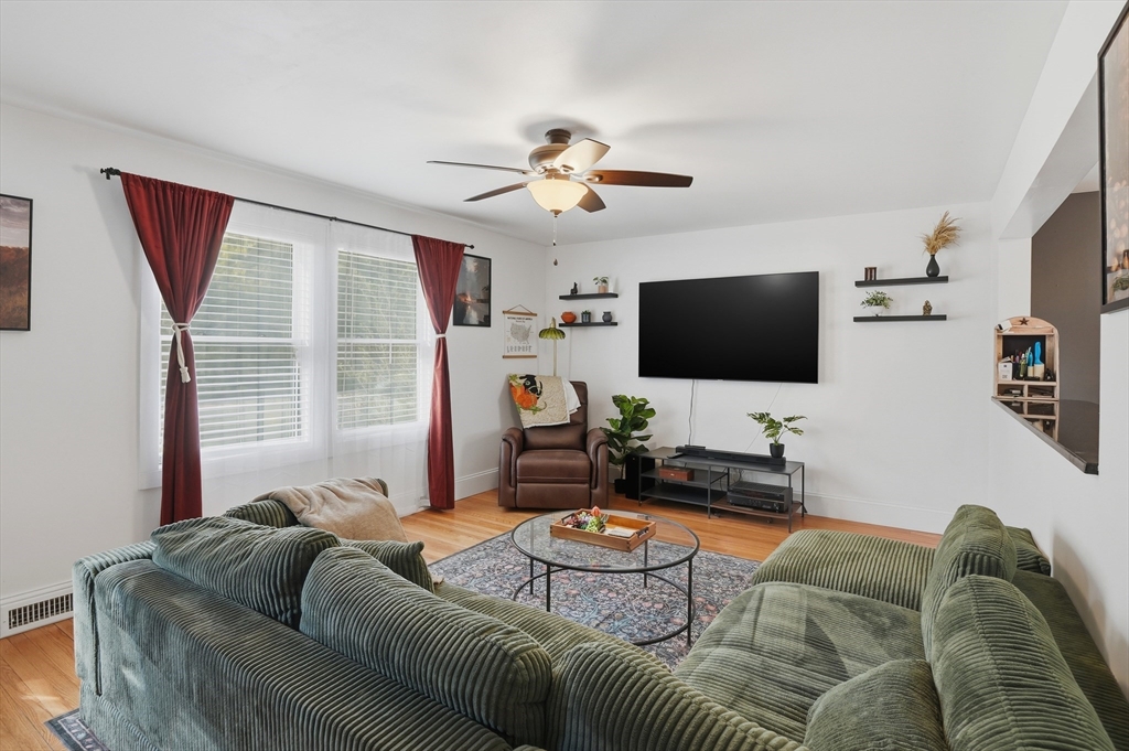 88 Clinton Road Sterling, MA 01564 - Photo 4 of 32