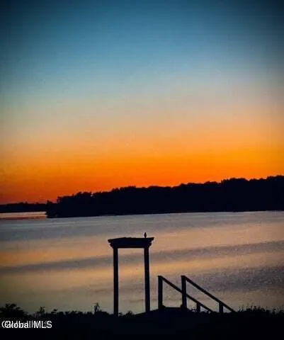 $590,000 | 12 Berry Patch Way, Crown Point, NY 12928