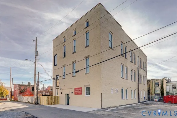 $1,300 | 10 West Leigh Street, Unit 2, Richmond, VA 23220