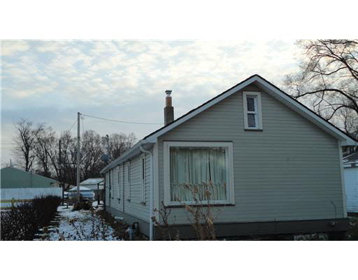 717 Vistula Road Osceola, IN 46561 - Photo 2 of 8 Gallery Image 2