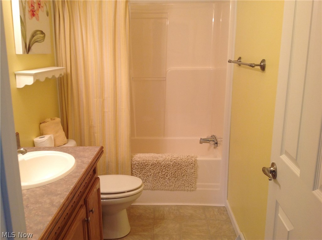 42301 Oak Ridge Road Wellsville, OH 43968 - Photo 13 of 15 Updated bathroom!