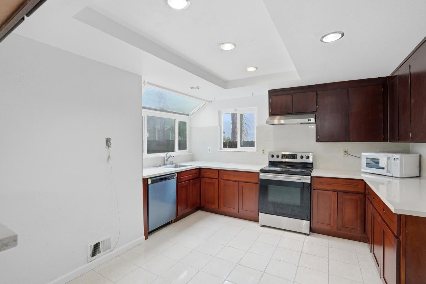 161 Edgewater Place Pittsburg, CA 94565 - Photo 8 of 32
