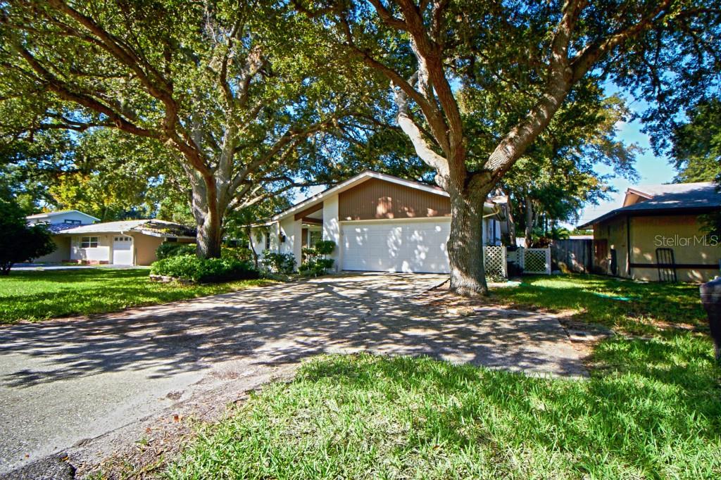 10498 Oakhurst Road Largo, FL 33774 - Photo 1 of 1 Gallery Image 1