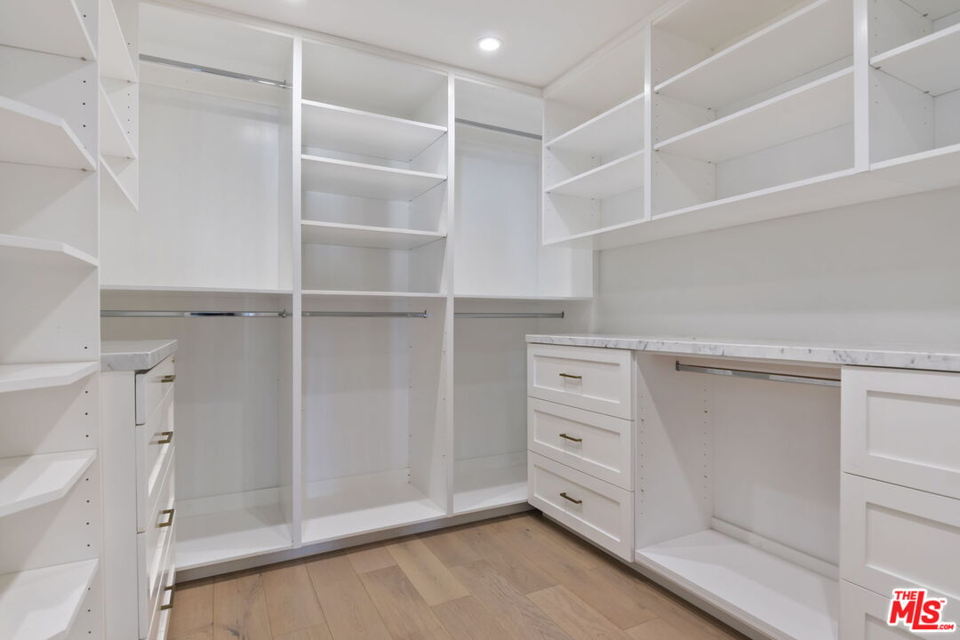 6507 West Olympic Boulevard Los Angeles, CA 90048 - Photo 28 of 50 a view of an empty walk in closet