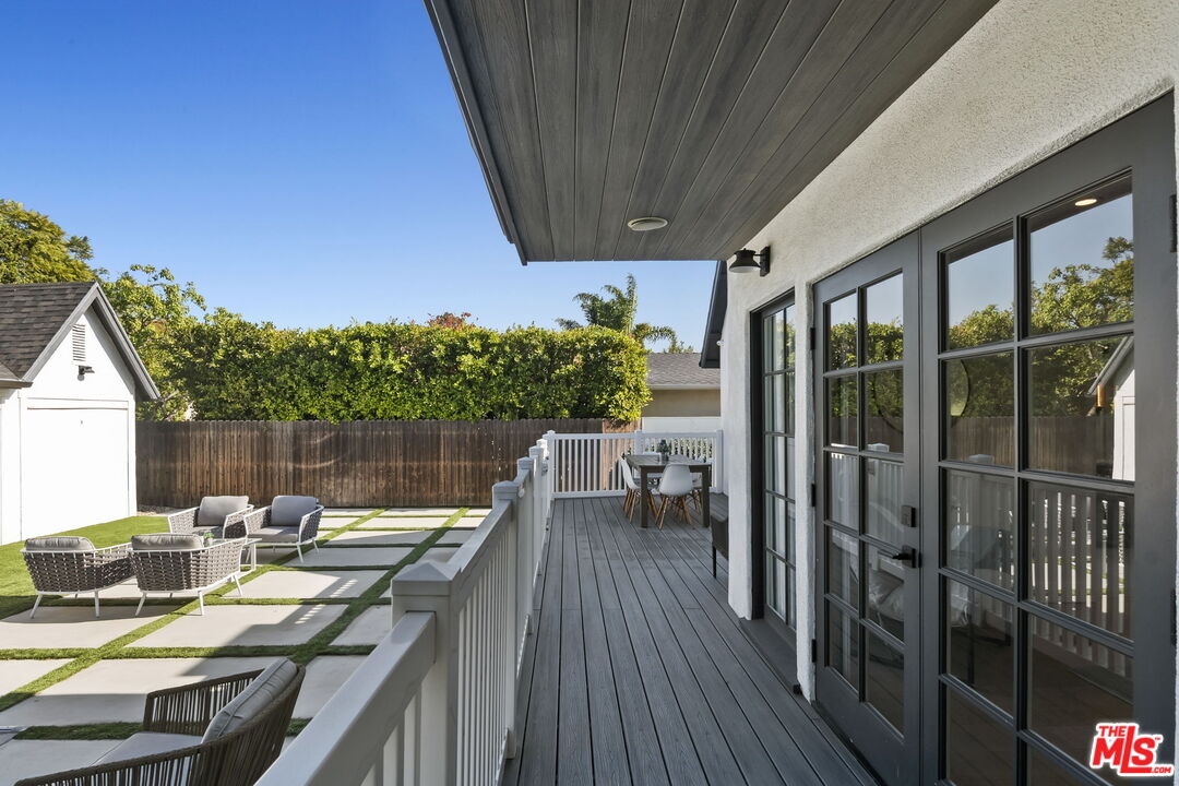 6507 West Olympic Boulevard Los Angeles, CA 90048 - Photo 39 of 50 a view of balcony with furniture and garden
