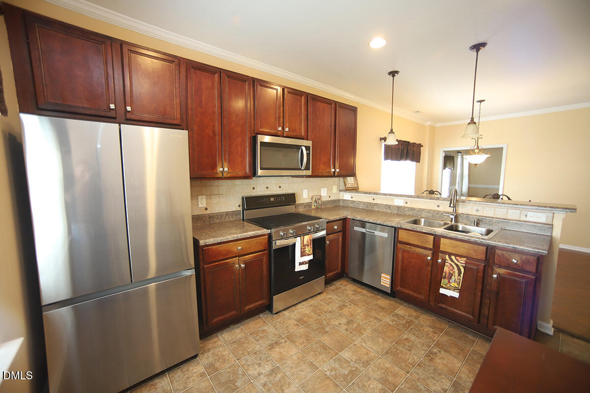 4608 Six Siblings Circle Raleigh, NC 27610 - Photo 10 of 28 4608 Six Siblings CircleN