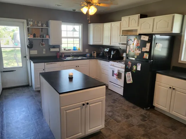 $74,900 | 410 North Freeborn Street, Marion, KS 66861