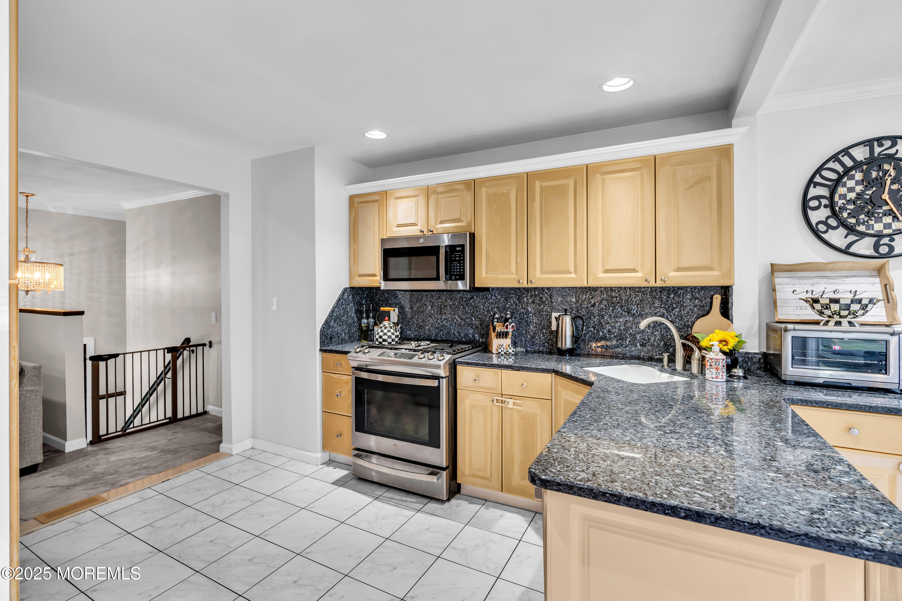 15 Windsor Road Howell, NJ 07731 - Photo 12 of 46 kitchen 4