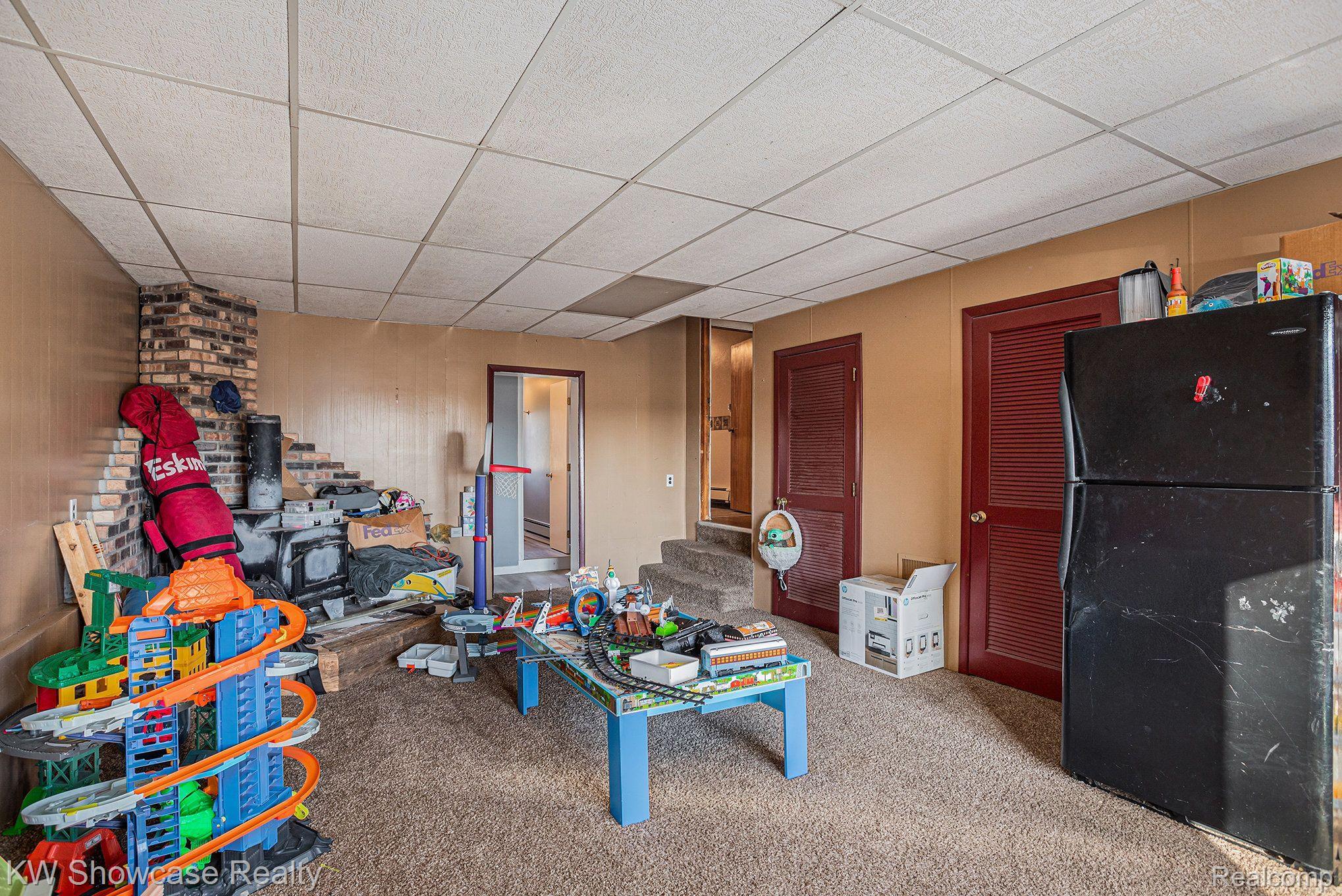 491 East Parish Road Kawkawlin, MI 48631 - Photo 18 of 32 living room