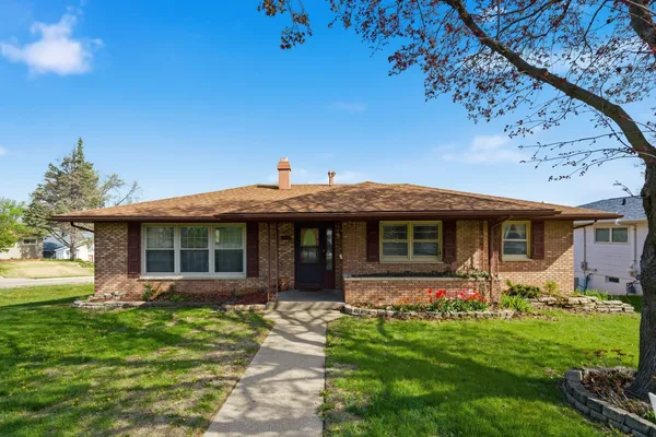 $234,500 | 1918 West Garfield Street, Davenport, IA 52804