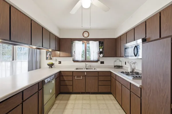 $234,500 | 1918 West Garfield Street, Davenport, IA 52804