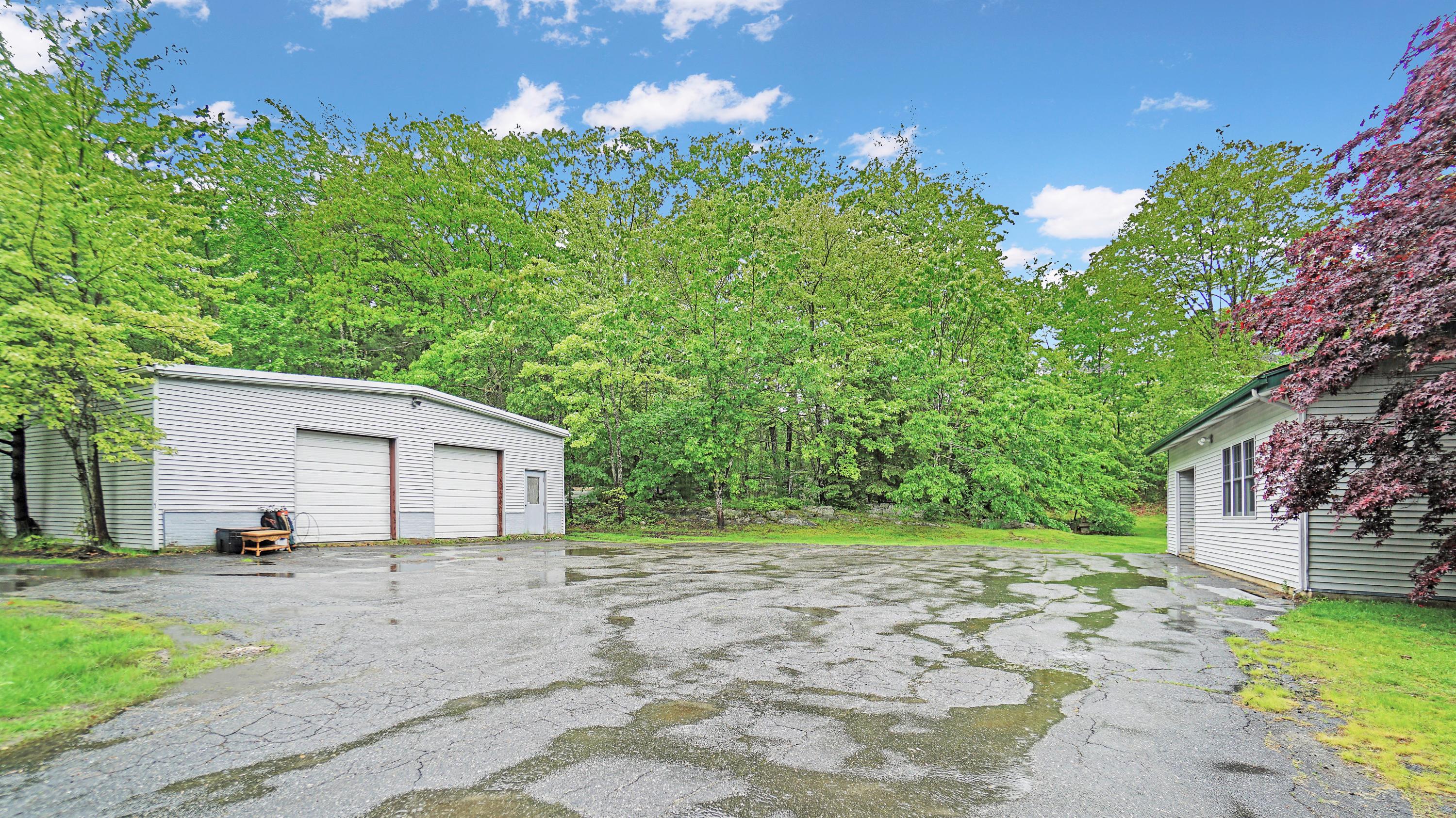 678 Foreside Road Topsham, ME 04086 - Photo 10 of 61 DSC02212
