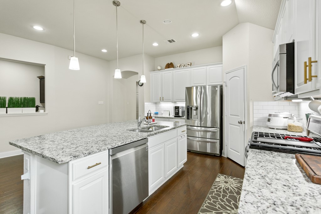 1916 Elaina Loop Leander, TX 78641 - Photo 11 of 23