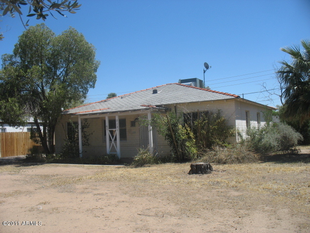 2121 West Osborn Road Phoenix, AZ 85015 - Photo 1 of 15 Front