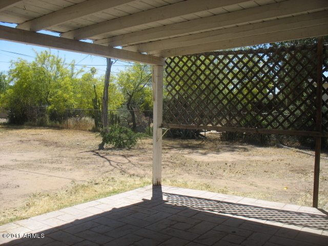 2121 West Osborn Road Phoenix, AZ 85015 - Photo 13 of 15 Back yard 2