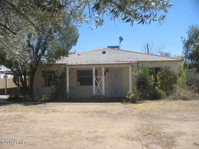 2121 West Osborn Road Phoenix, AZ 85015 - Photo 3 of 15 Front 3