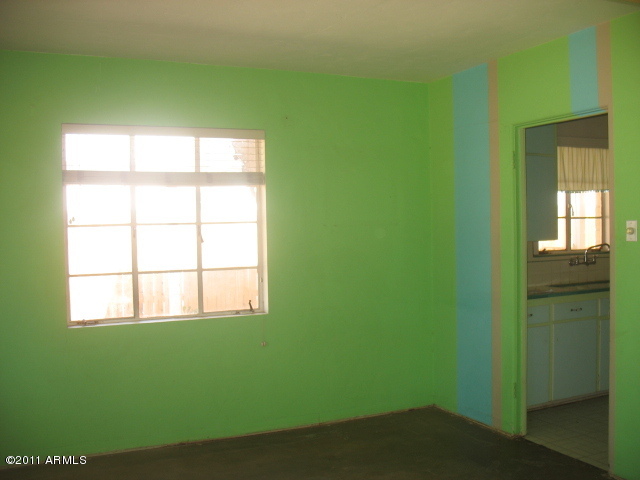 2121 West Osborn Road Phoenix, AZ 85015 - Photo 7 of 15 Dining Room