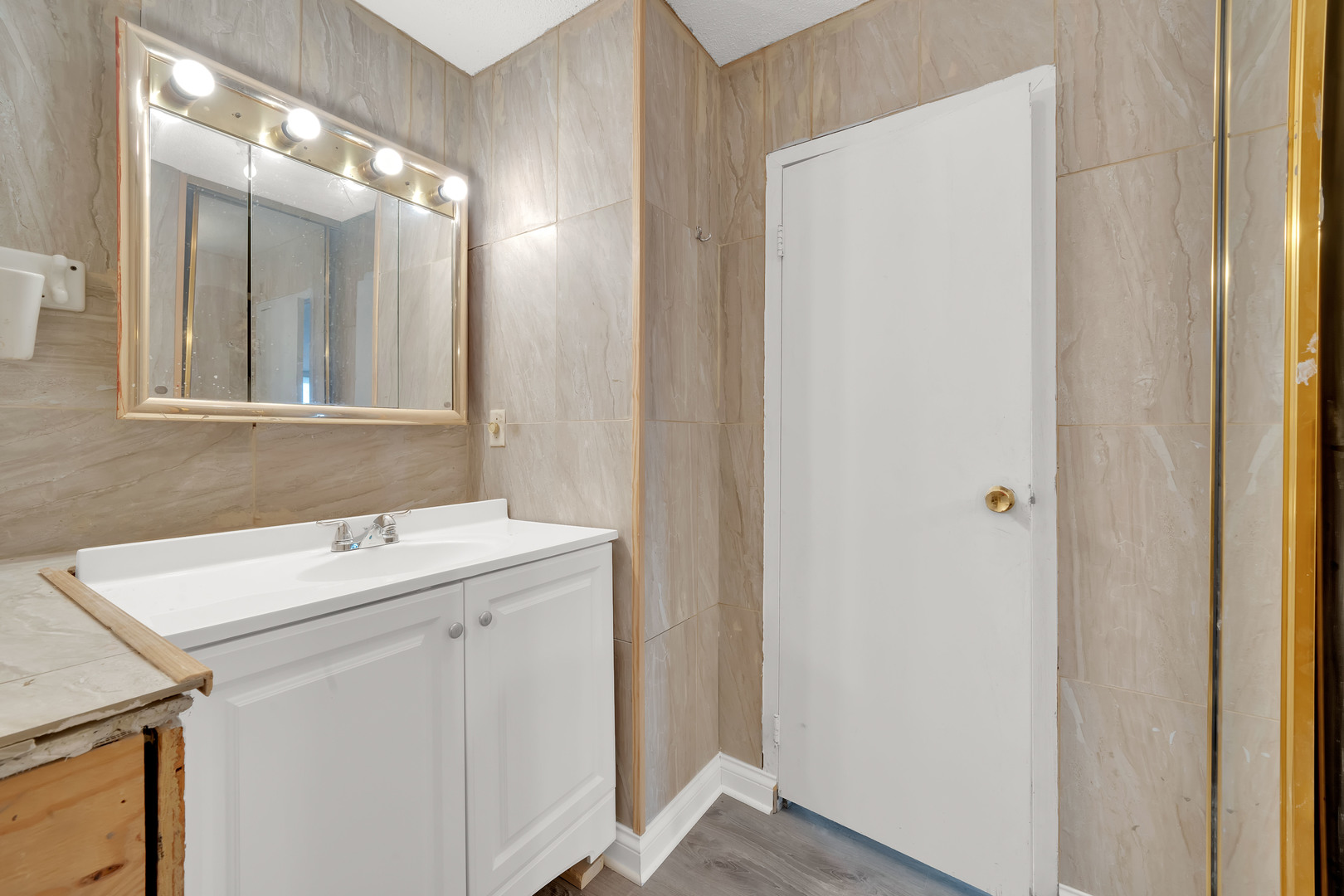 8801 West Golf Road, Unit 10C Niles, IL 60714 - Photo 5 of 13 Gallery Image 5