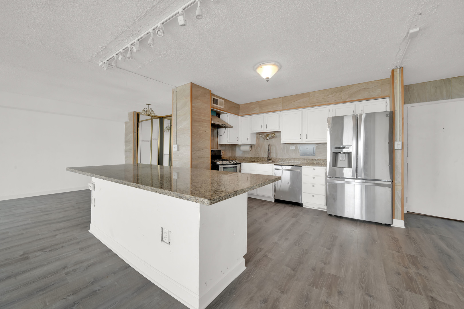 8801 West Golf Road, Unit 10C Niles, IL 60714 - Photo 7 of 13 Gallery Image 7