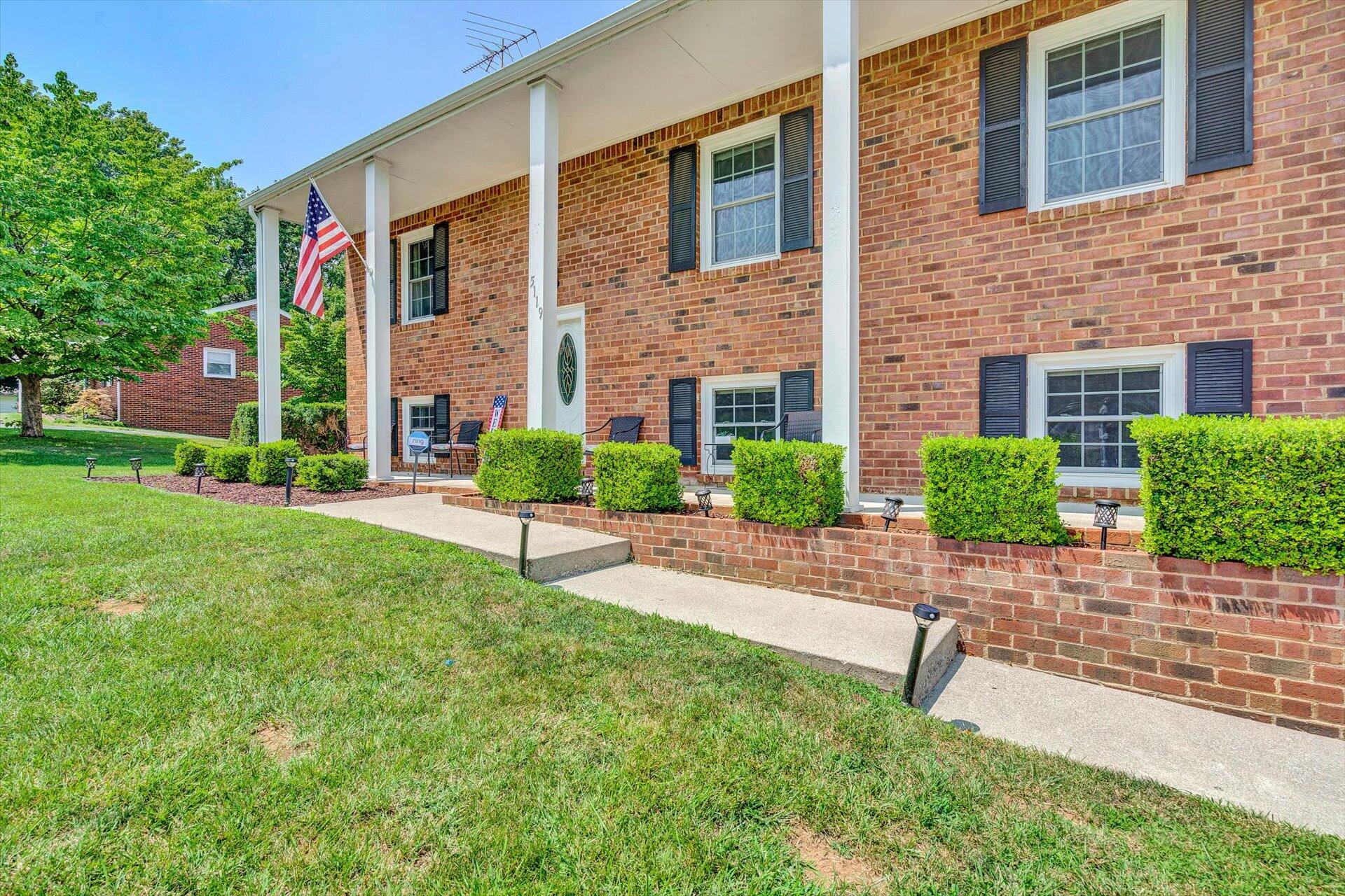 5119 Springer Road Northeast Roanoke, VA 24012 - Photo 5 of 39 05-080220210092