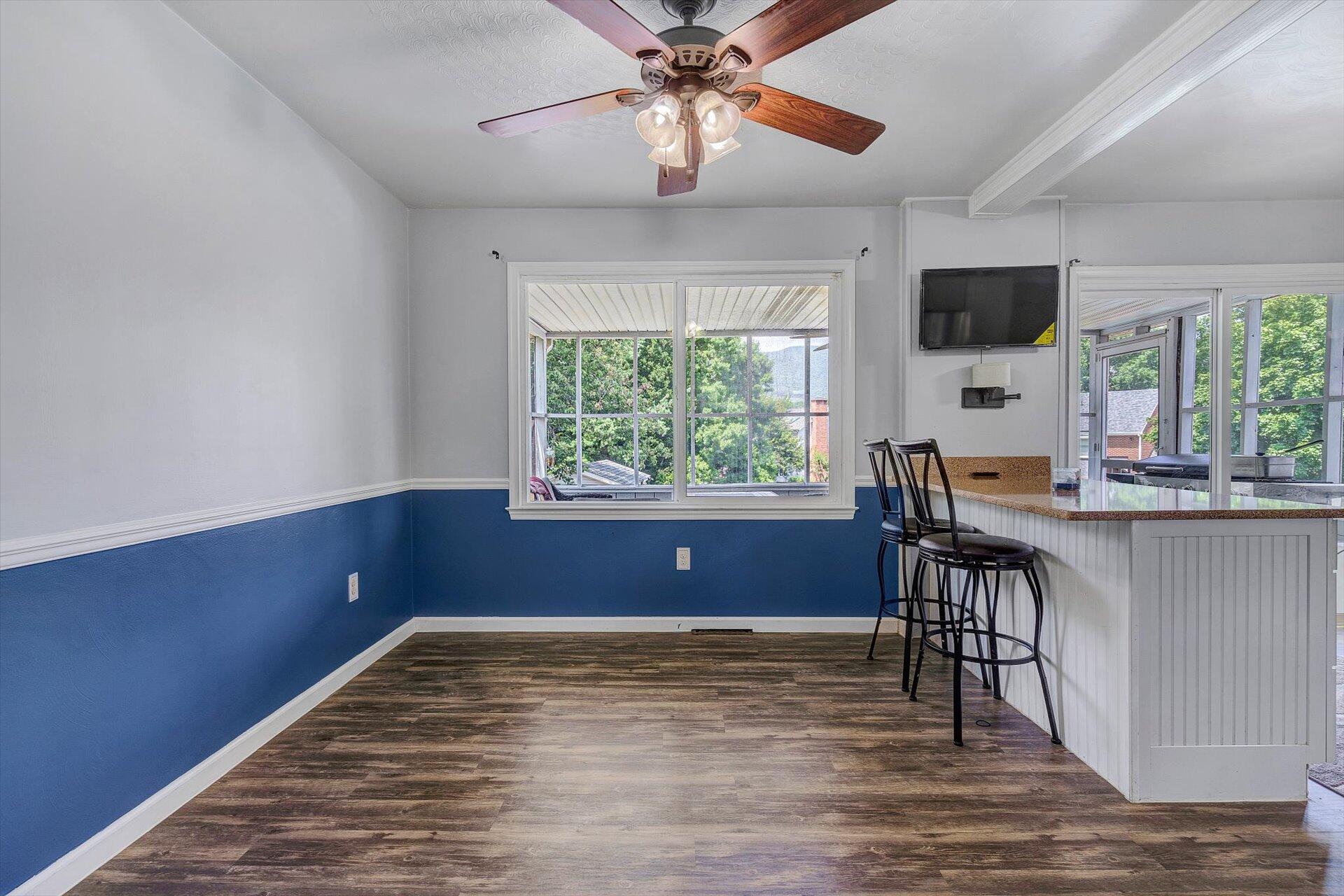 5119 Springer Road Northeast Roanoke, VA 24012 - Photo 10 of 39 10-080220210064