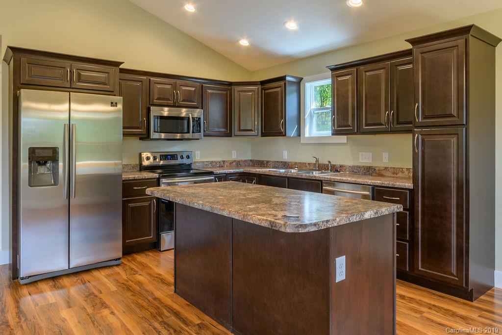121 Craven Road Waynesville, NC 28786 - Photo 8 of 20 Gallery Image 8
