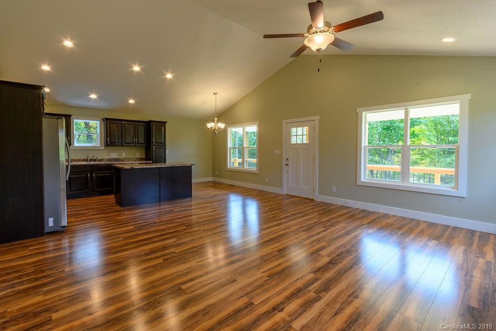 121 Craven Road Waynesville, NC 28786 - Photo 10 of 20 Gallery Image 10