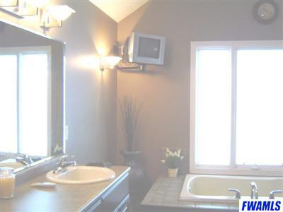 5714 Hollopeter Road Leo, IN 46765 - Photo 8 of 11