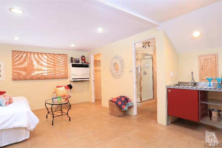 369 Cahuenga Drive Oxnard, CA 93035 - Photo 7 of 22 Additional Photo