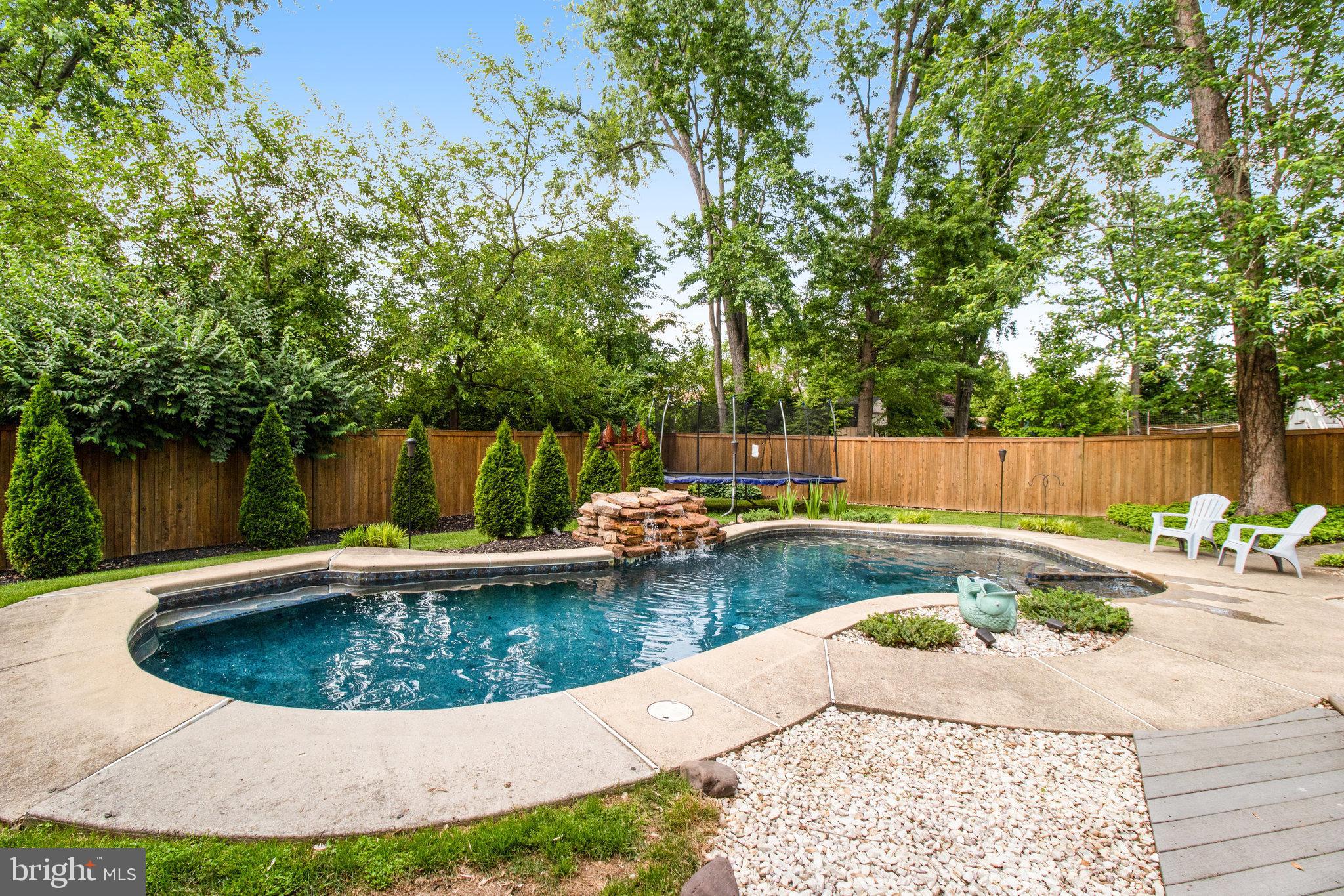 100 Battle Street Southeast Vienna, VA 22180 - Photo 72 of 88 Beautiful Private Backyard