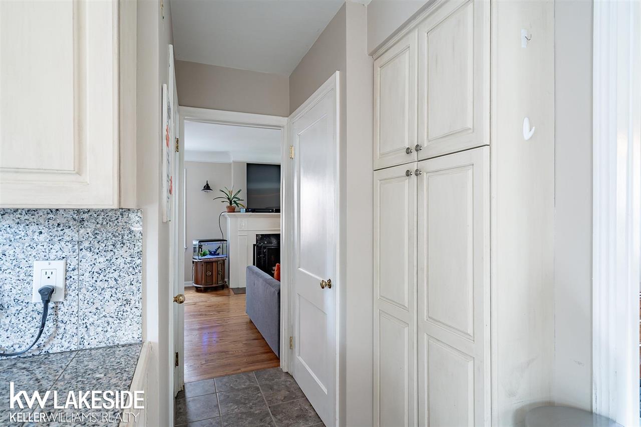 435 Madison Street Grosse Pointe, MI 48236 - Photo 18 of 39 Kitchen Hallway