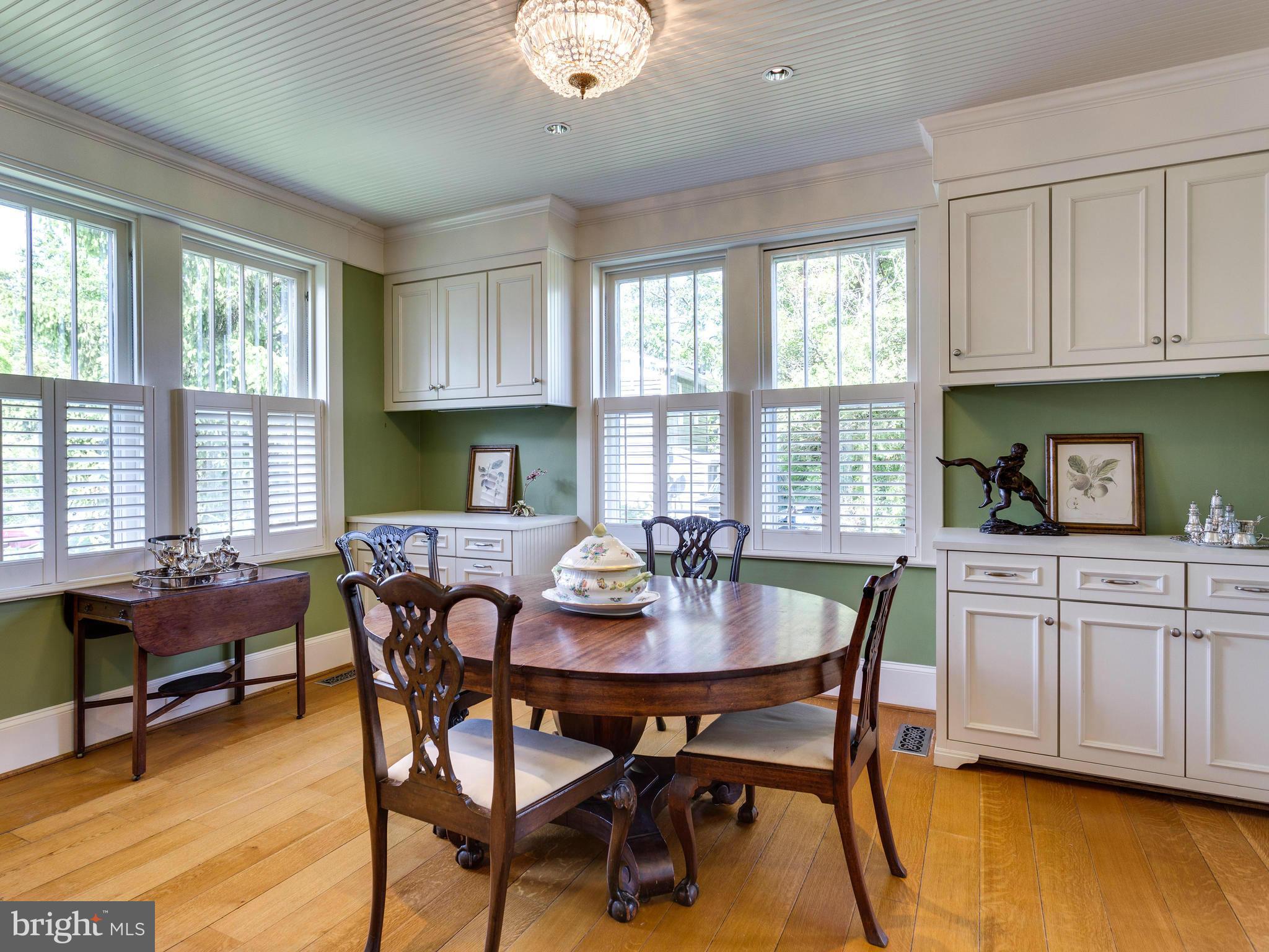 2776 Chain Bridge Road Vienna, VA 22181 - Photo 12 of 30 Breakfast Area