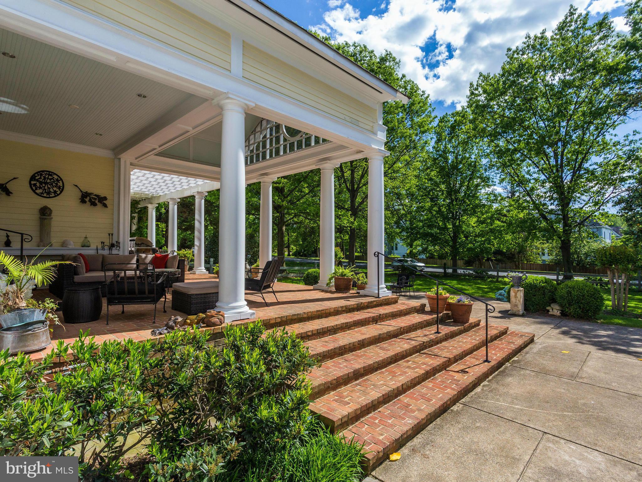 2776 Chain Bridge Road Vienna, VA 22181 - Photo 29 of 30 Back Porch