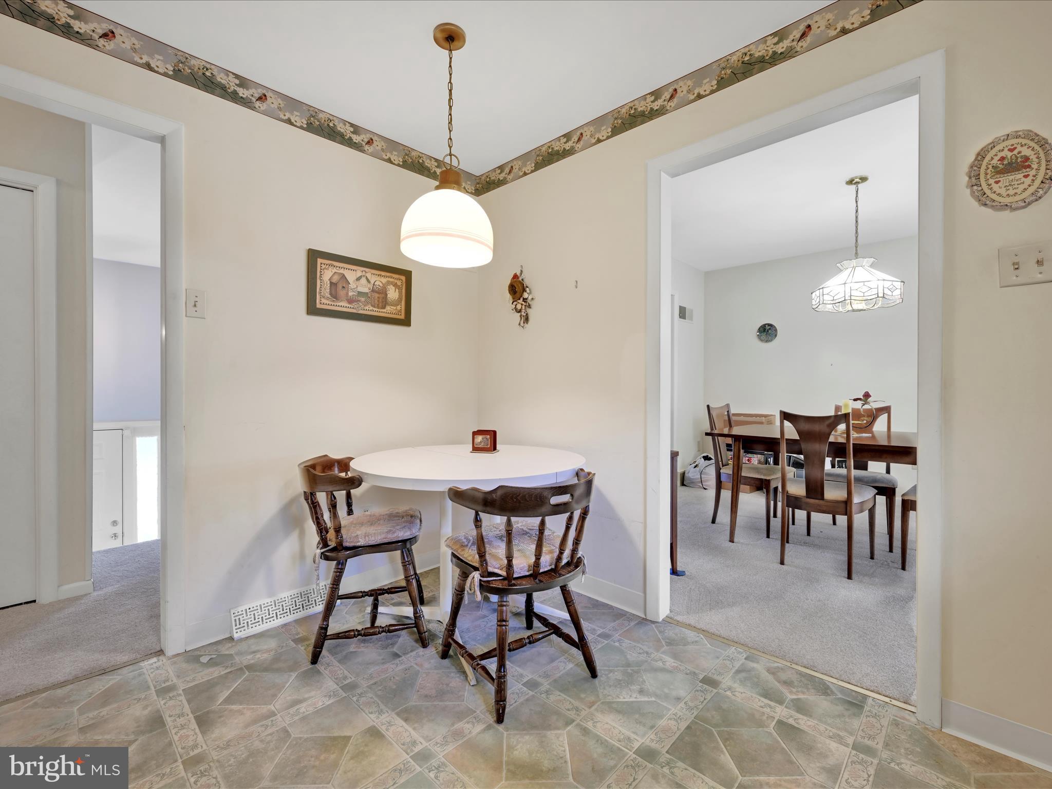 411 Governor Drive Reading, PA 19607 - Photo 8 of 32 Breakfast Nook