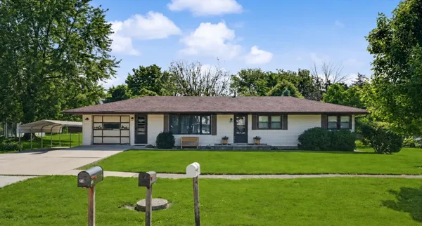 $149,900 | 218 North Crossley Street, Melvin, IL 60952