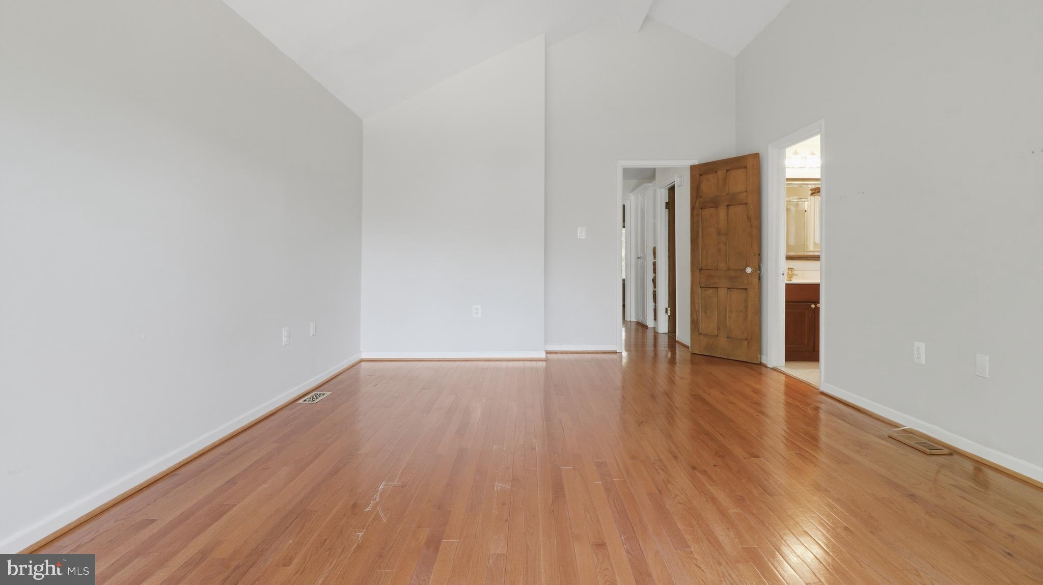 18925 Lindenhouse Road Gaithersburg, MD 20879 - Photo 17 of 49